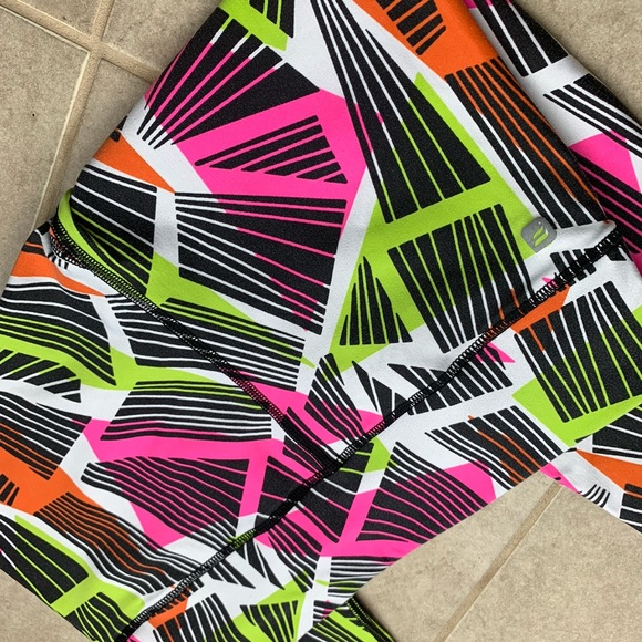 Fabletics Mid-Rise Printed Powerhold Crop Leggings - Picture 5 of 6
